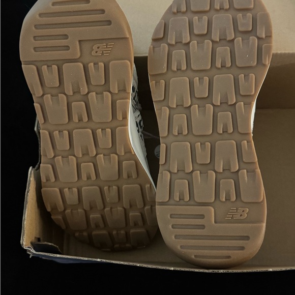 New Balance 57/40 Timberwolf Leopard Gray Sneakers W5740APB Women's US 8.5 B - Picture 2 of 6